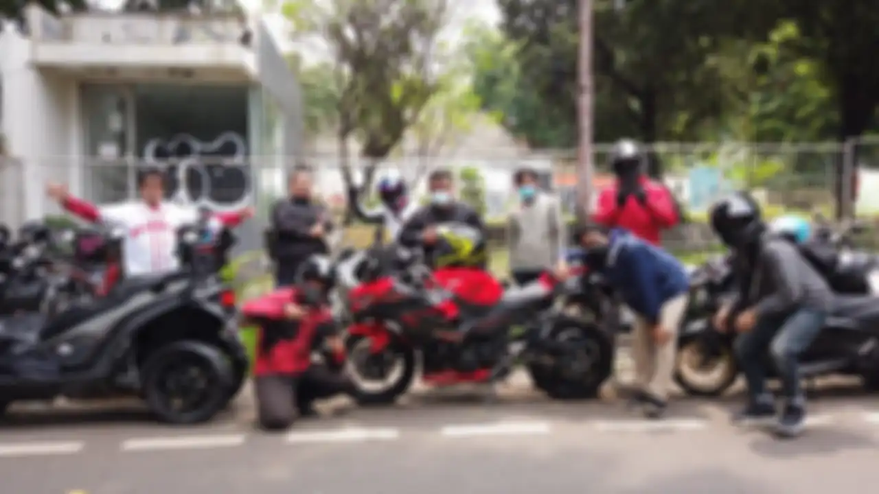 Redaksi MOTOR Plus saat riding tipis-tipis