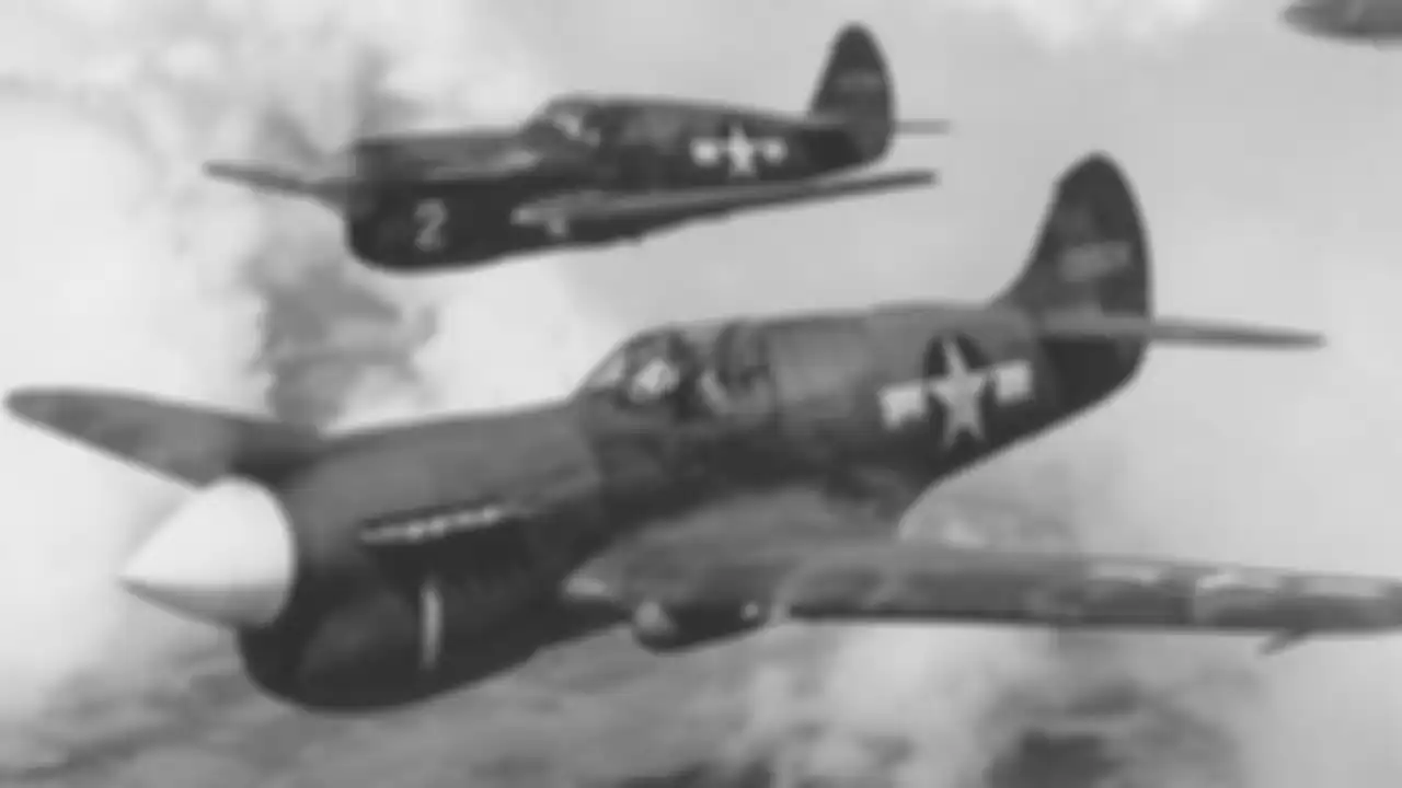 Pilot George Welch dan Kenneth Taylor dalam serangan balasan Pearl Harbor.