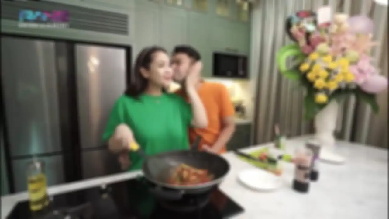 Kemesraan Nagita Slavina dan Raffi Ahmad saat memasak bersama