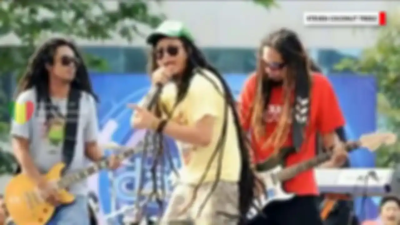 Vokalis band reggae terbaik Tanah Air, Steven Coconuttreez atau Tepeng (tengah) meninggal dunia karena pada Selasa (22/6/2021) karena gagal ginjal.