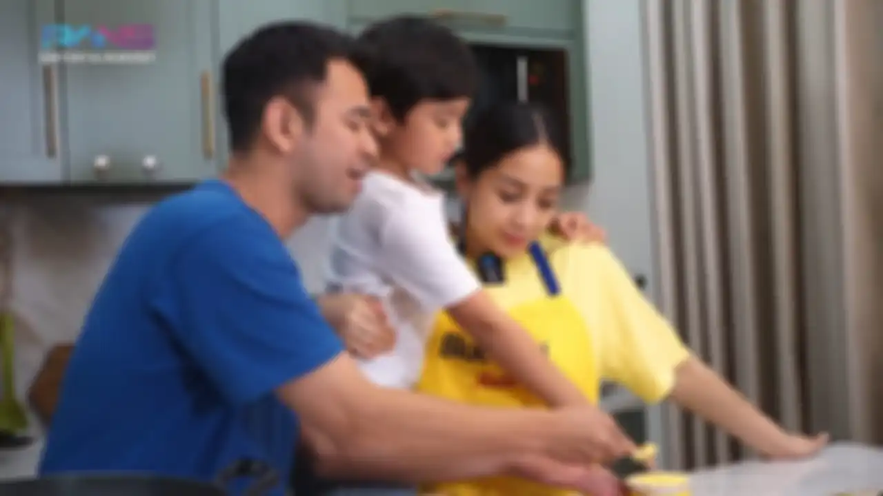 Keseruan Rafathar memasak bersama Raffi dan Nagita