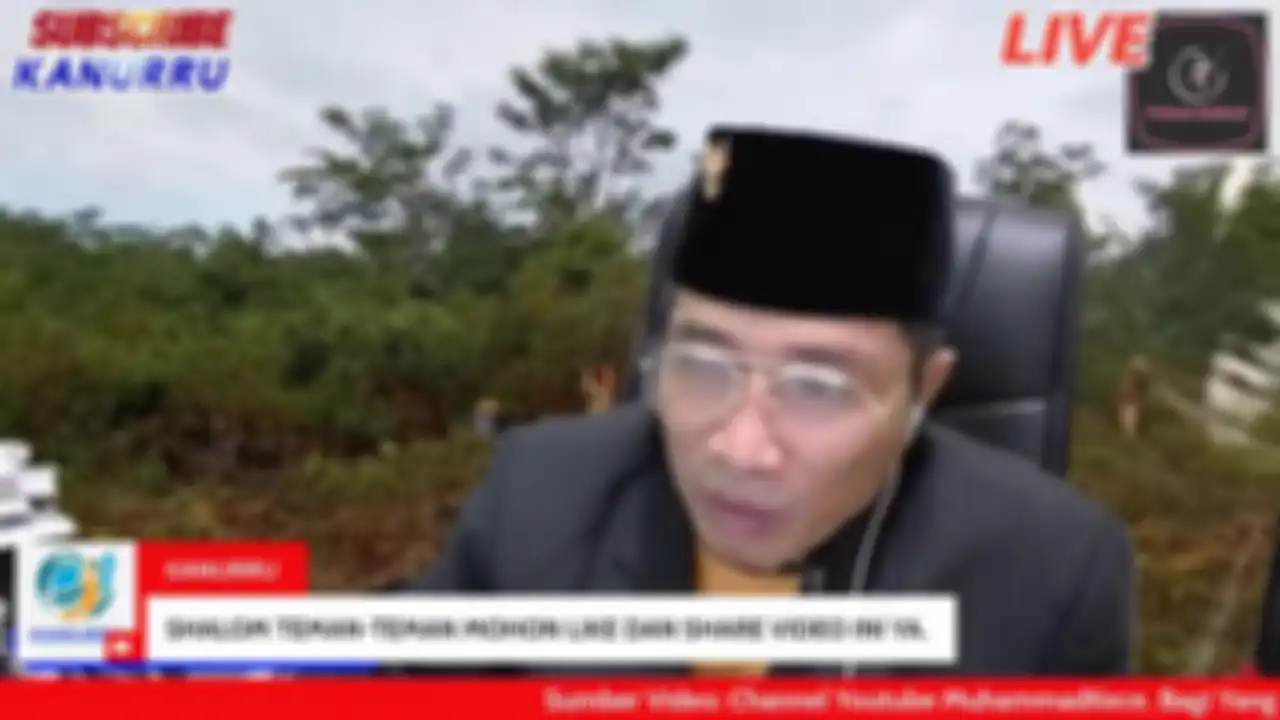 Youtuber Muhammad Kece bak menantang MUI yang mendesak polisi untuk menjebloskan dia ke bui. Foto Muhammad Kece dikulik.