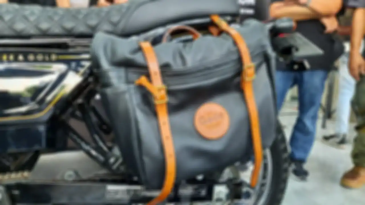 Terdapat aksesoris soft pannier alias tas samping di 'The Gade ST150'.