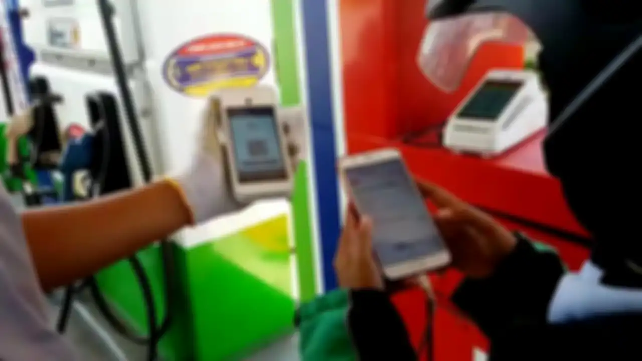 Pembelian bensin Pertalite memakai aplikasi MyPertamina