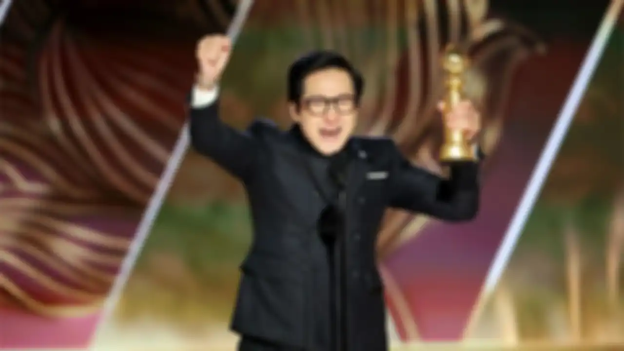 Huy Quan di Golden Globes 2023
