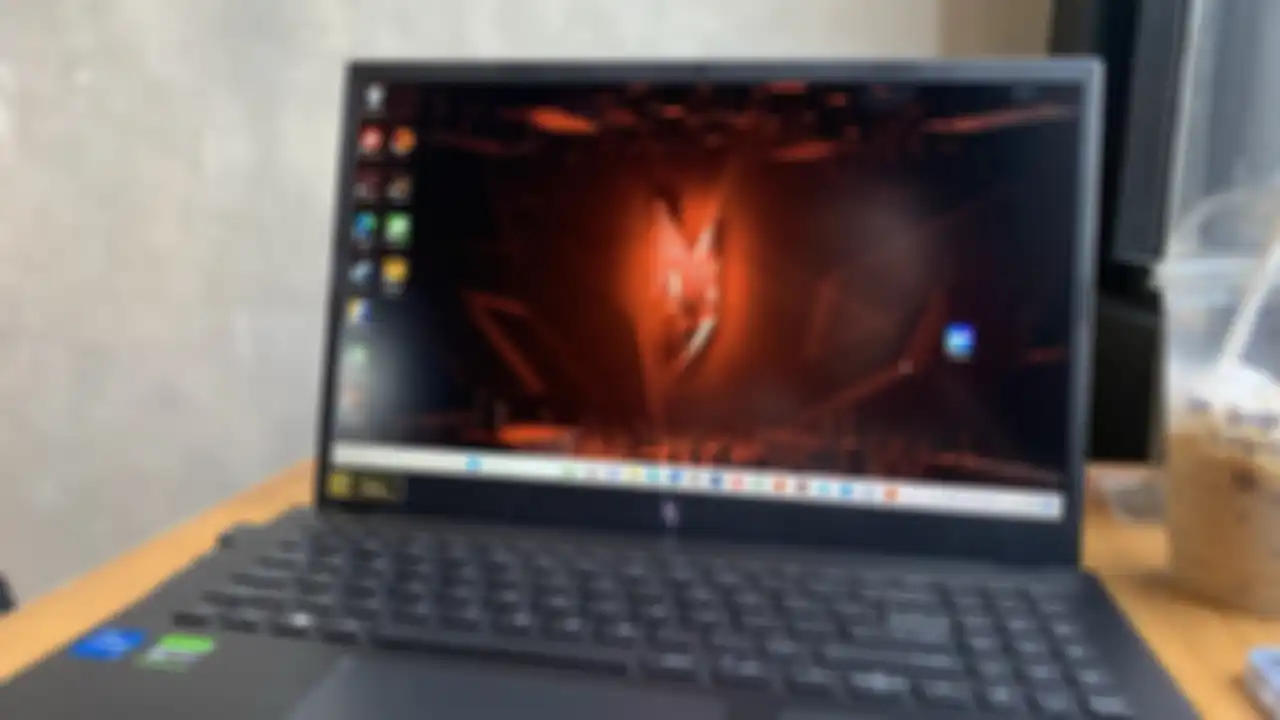 Layar 15.6 inch Acer Nitro V 15 yang cukup untuk bermain game