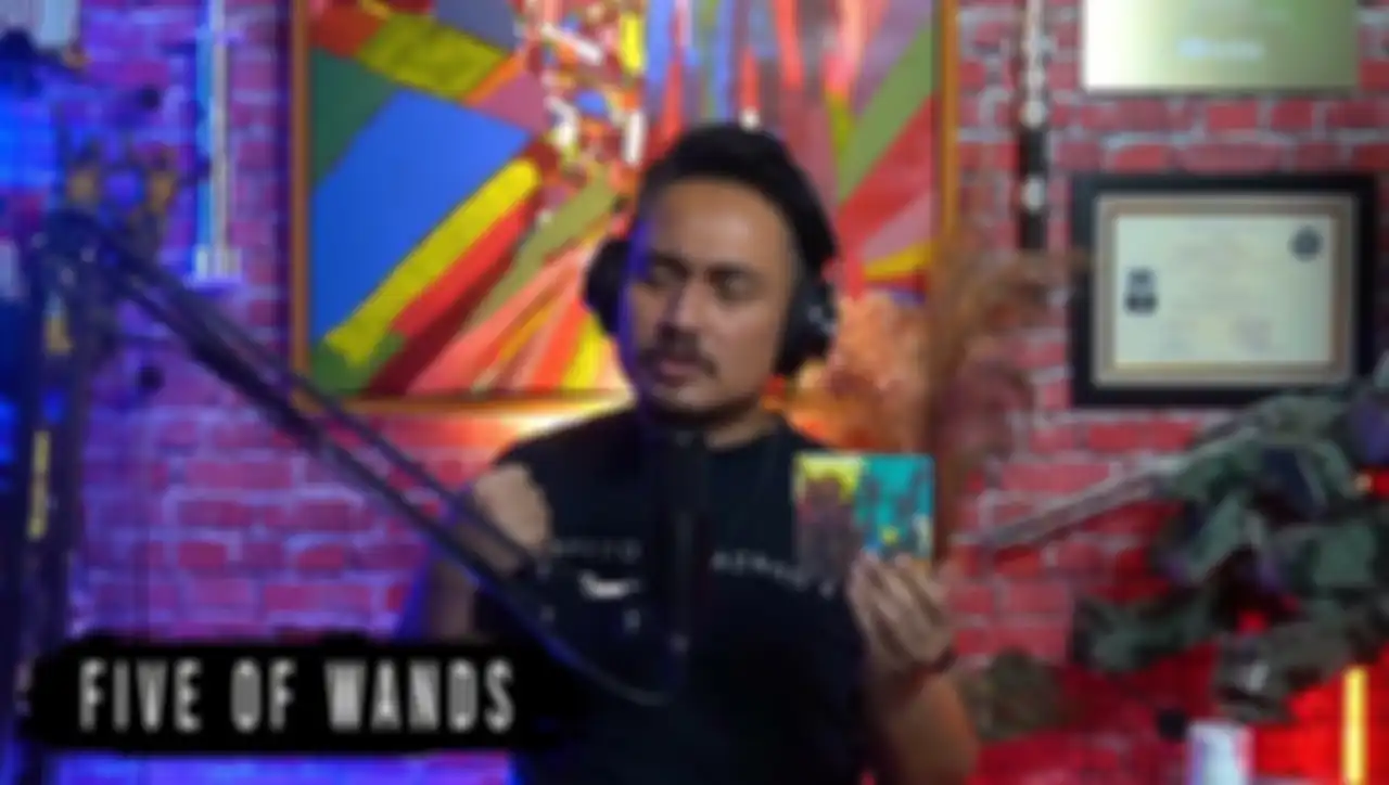 Denny Darko mengungkap alasan pembatalan pernikahan Ayu Ting Ting dan Adit Jayusman