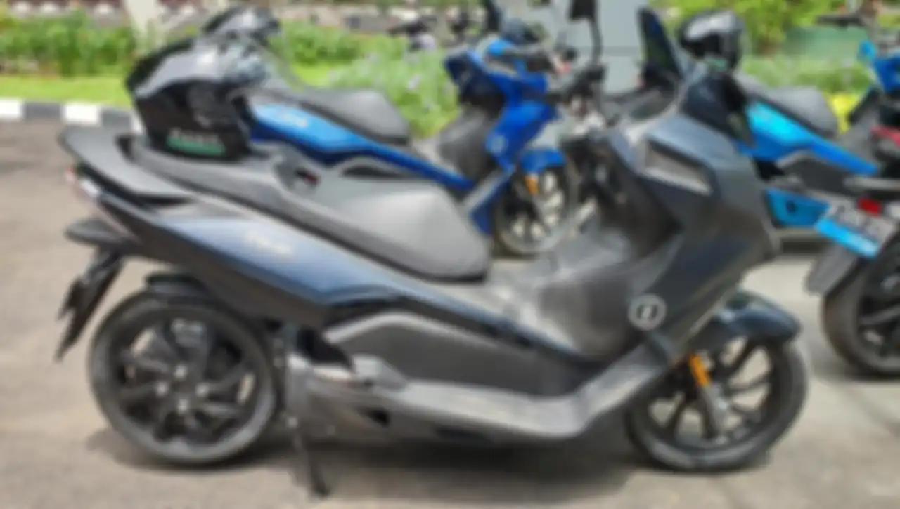 Foto ilustrasi motor listrik Alva One warna hitam.