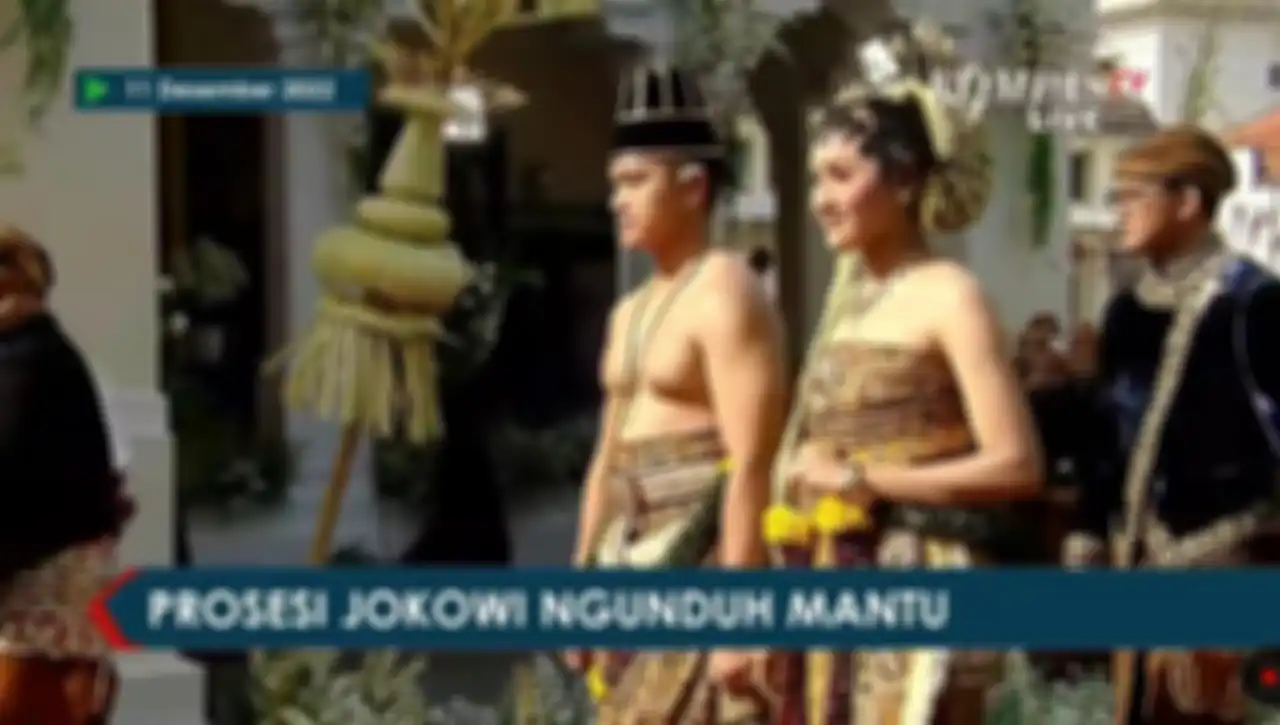 Pakaian adat Solo Basahan yang dikenakan Kaesang-Erina