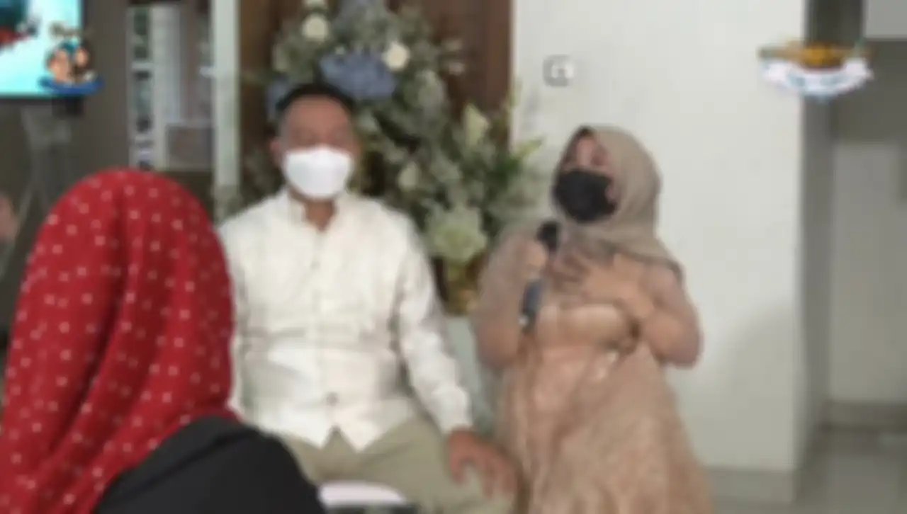 Emma Fauziah saat membicarakan masa lalu Vicky Prasetyo