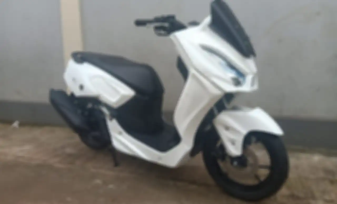 Dari depan kelihatan feminim