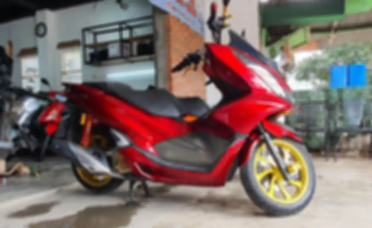 Biaya repaint cat bodi motor doff jadi glossy di bengkel spesialis mulai sejutaan.