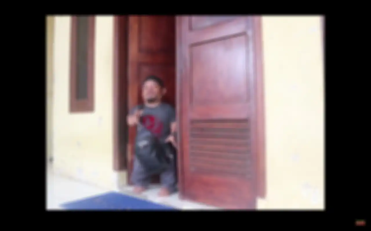 Tampak depan rumah 