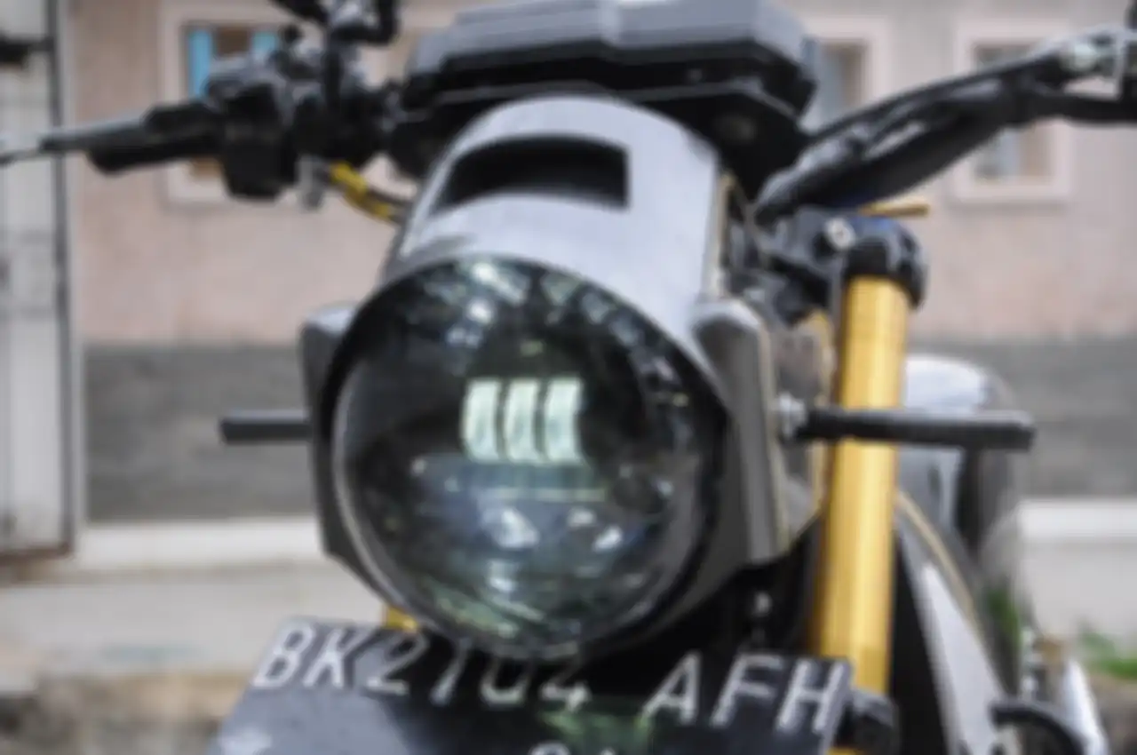 Headlamp Daymaker diberi cover agar lebih manis