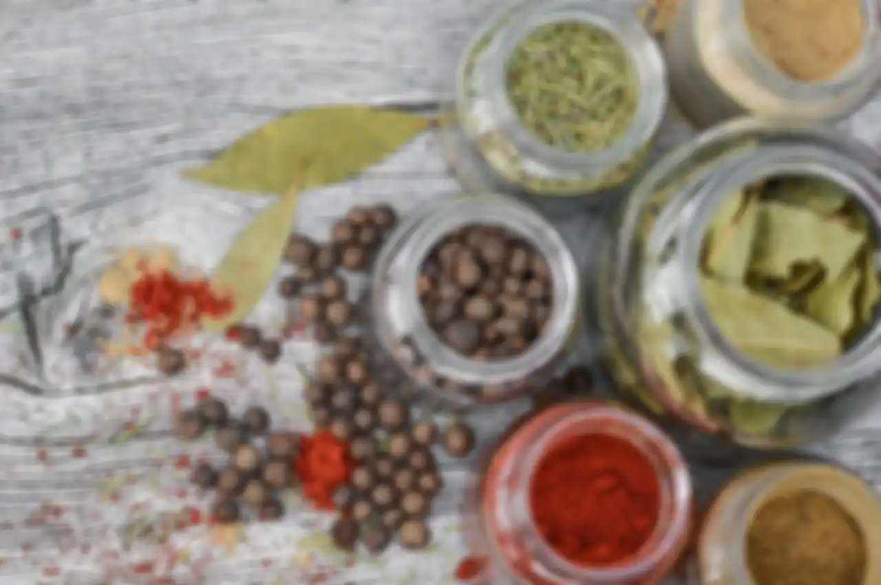 Jangan menyimpan bumbu dapur di wadah tertutup