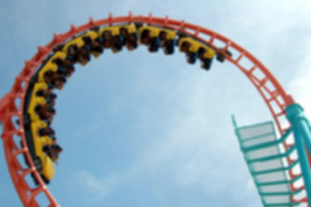 ilustrasi Roller Coaster
