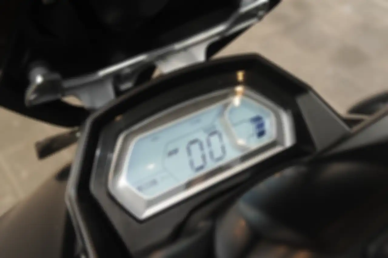 Spidometer United T1800, full digital