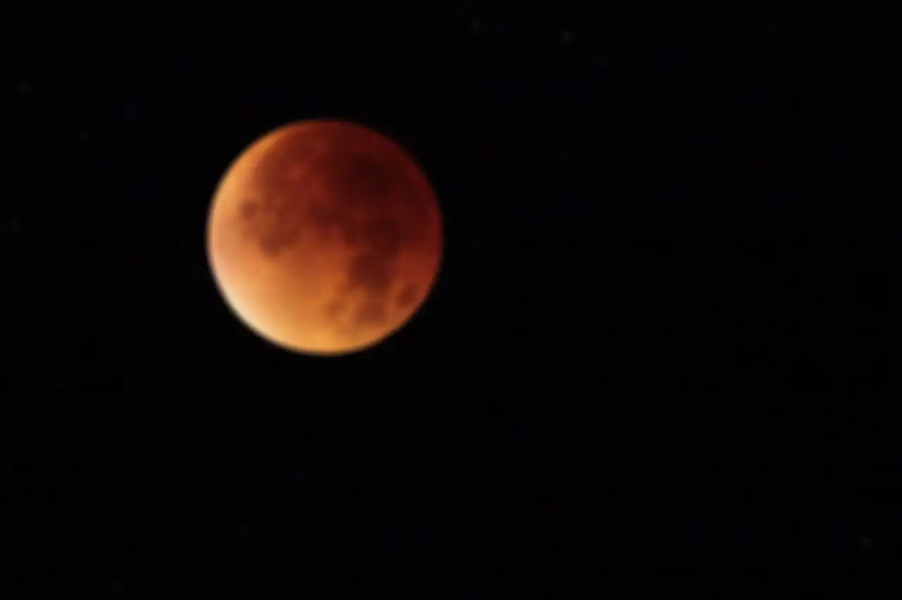 (ilustrasi) Puncak Gerhana Bulan Total November 2022 