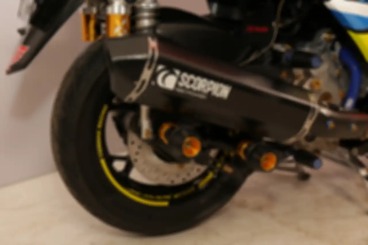 Knalpot pakai merek Scorpion