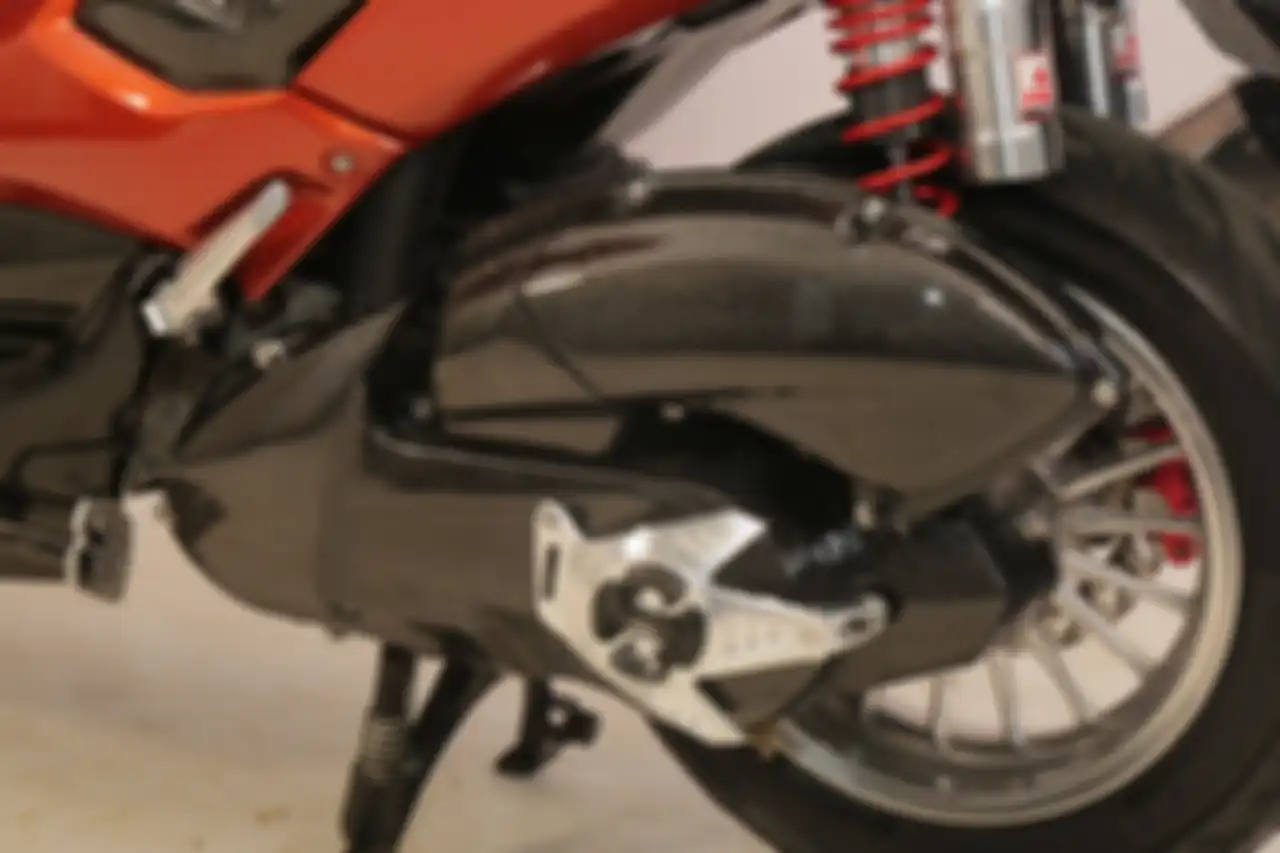 Beberapa area body pakai carbon kevlar