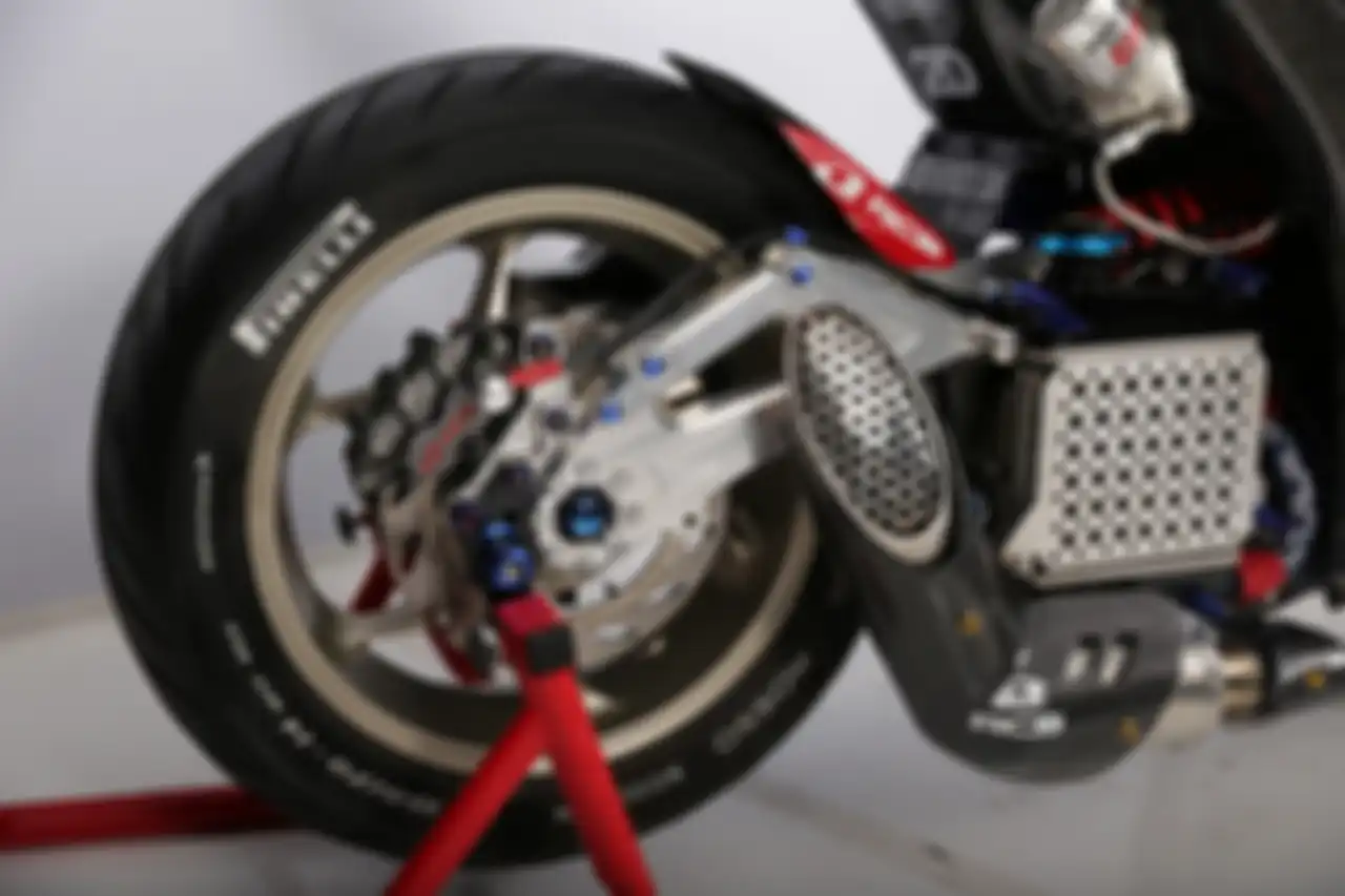 Yamaha Aerox 155 Bodi full carbon kevlar ala winter test motogp pemenang Customaxi Pontianak