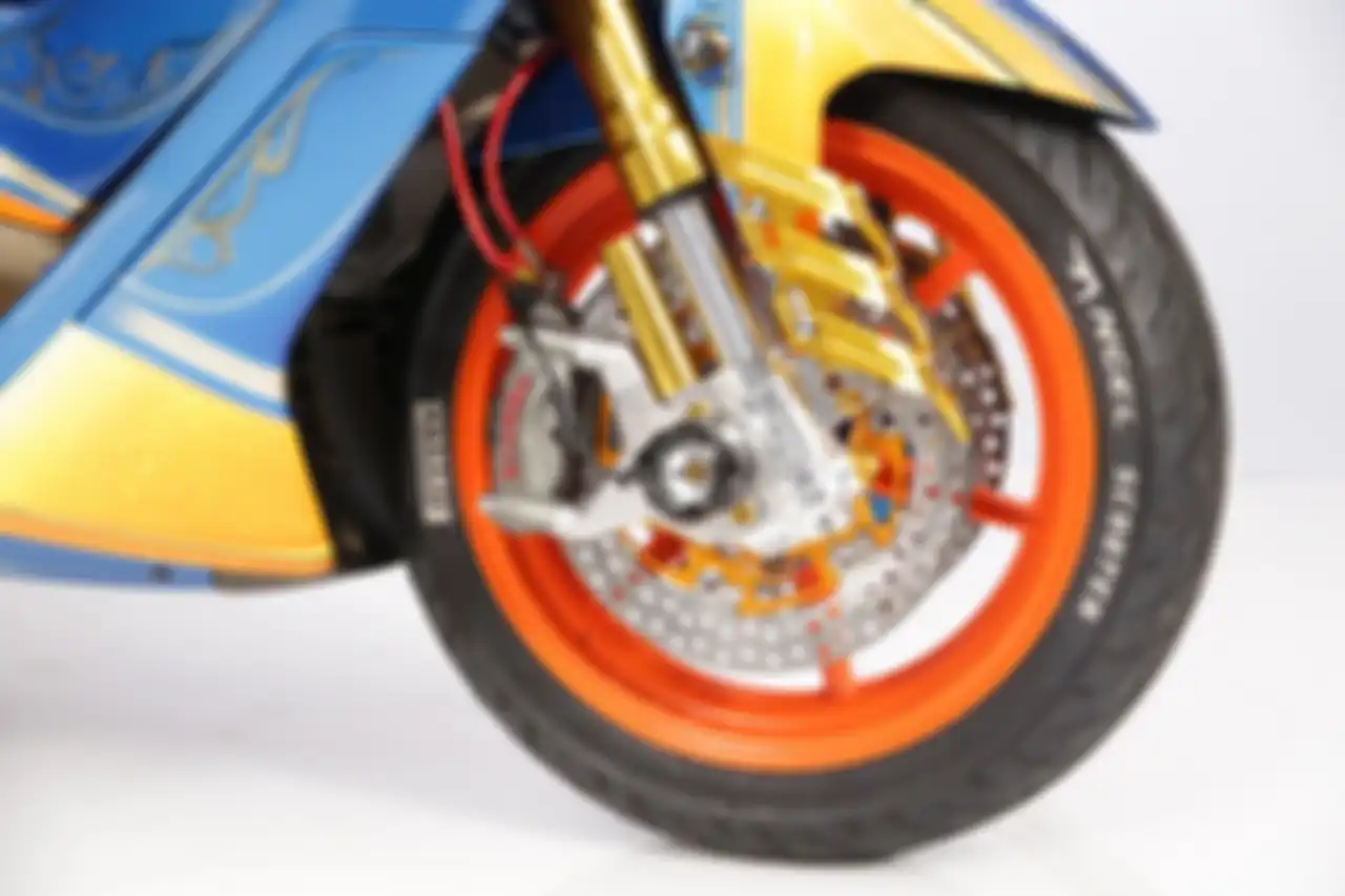 Kaki depan Yamaha NMAX juara master class Customaxi Pontianak