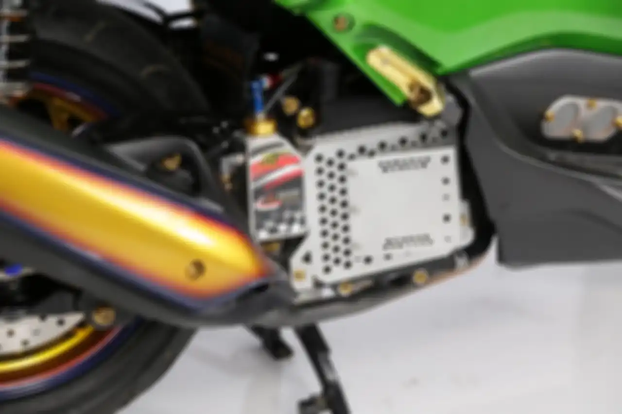 Paling elegan, modifikasi motor Yamaha NMAX ini memadukan beberapa komponen juga.