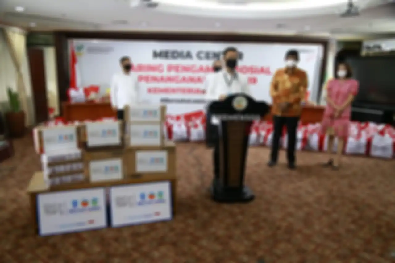 Menteri Sosial Republik Indonesia, Juliari Batubara berpesan kepada masyarakat untuk turut mengawal penyaluran bantuan sosial agar tepat sasaran di sela seremoni penyerahan bantuan dari Nestlé Indonesia di Kantor Kementerian Sosial Republik Indonesia. Hingga saat ini (6/5), program Nestlé Cares tela
