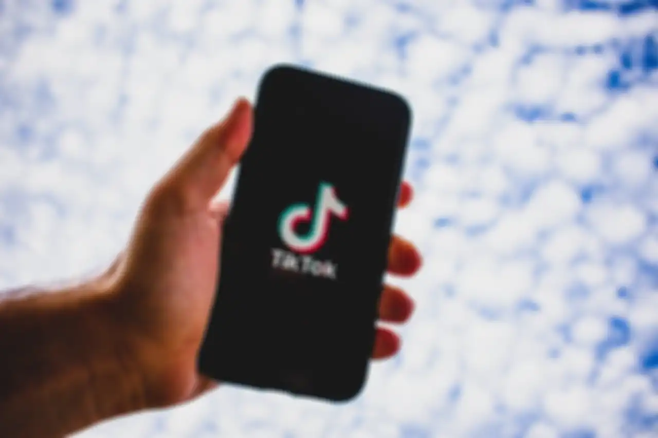 Lirik Lagu Minggir Awas Pliket Hooh Iyoo Yang Viral di TikTok