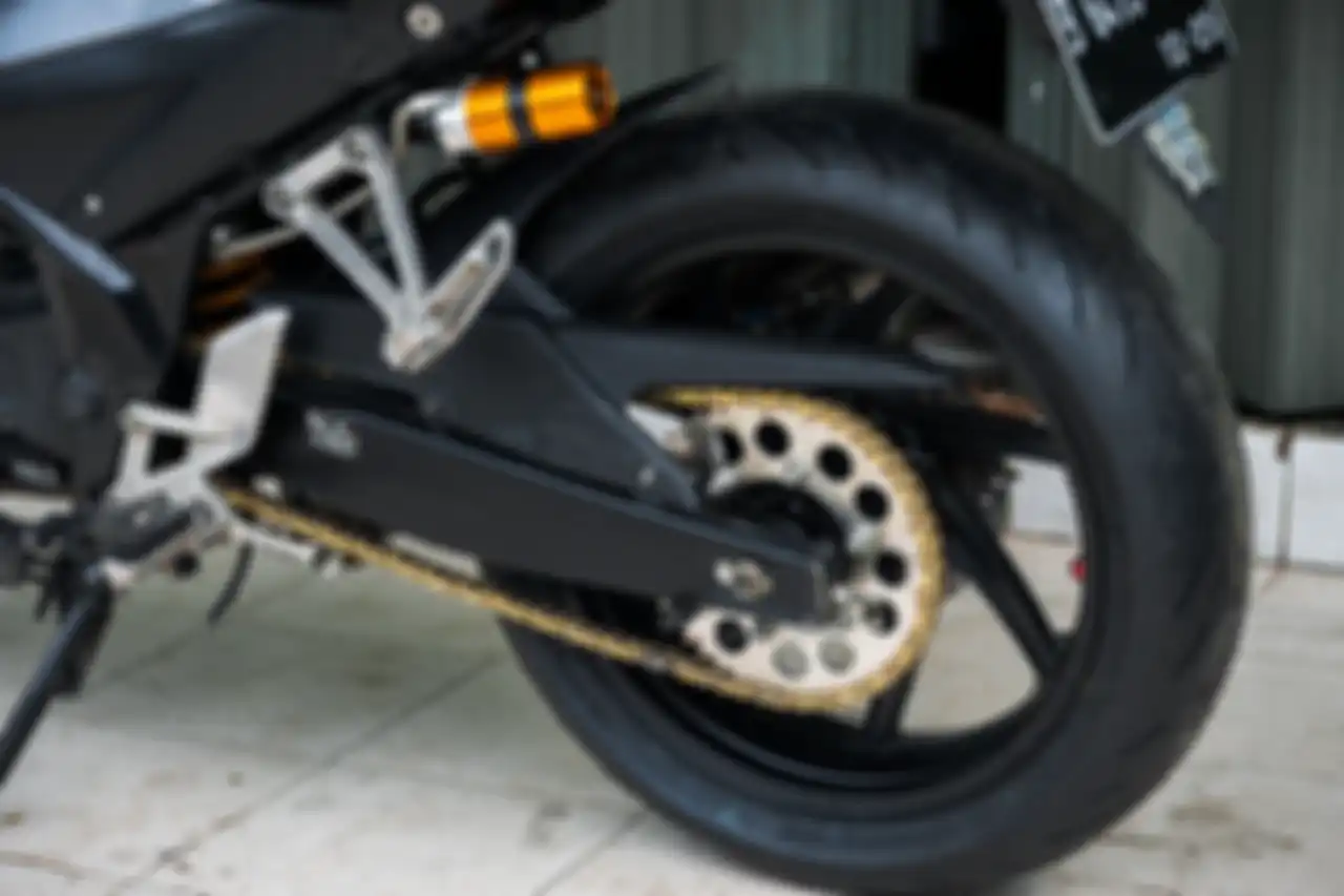 Swing arm pakai kepunyaan Yamaha R25