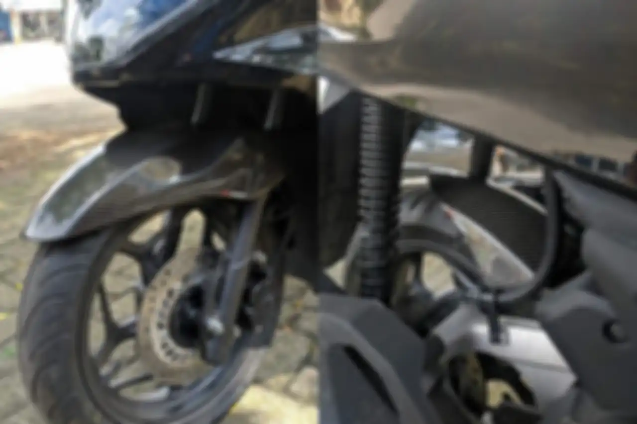 Sepatbor depan dan hugger arm carbon di Honda PCX 160 garapan DCS Auto.