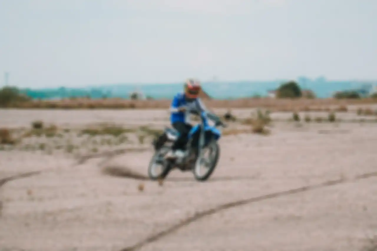 Leonard Maliki bersama motor Yamaha WR 155