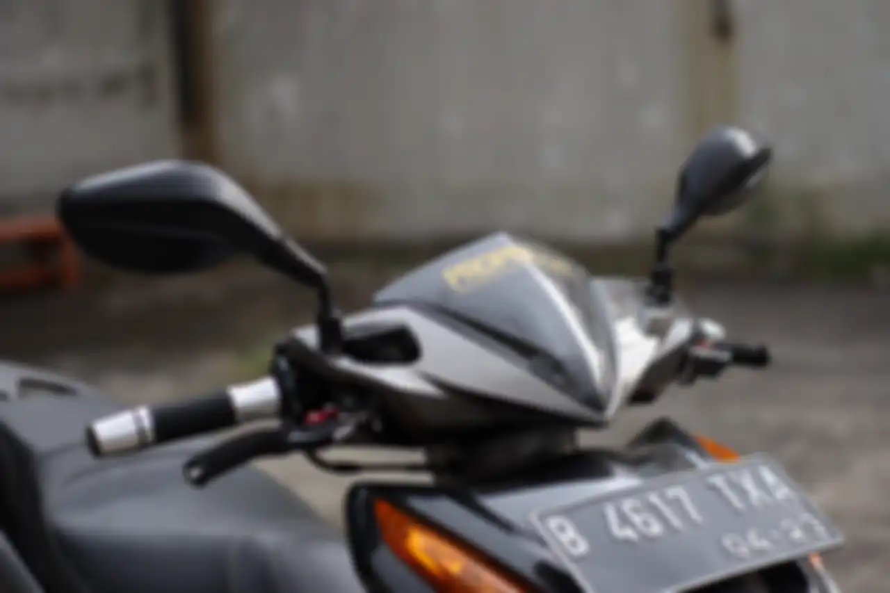 Spion Honda Click di motor Honda Vario 125 old milik Agnes.