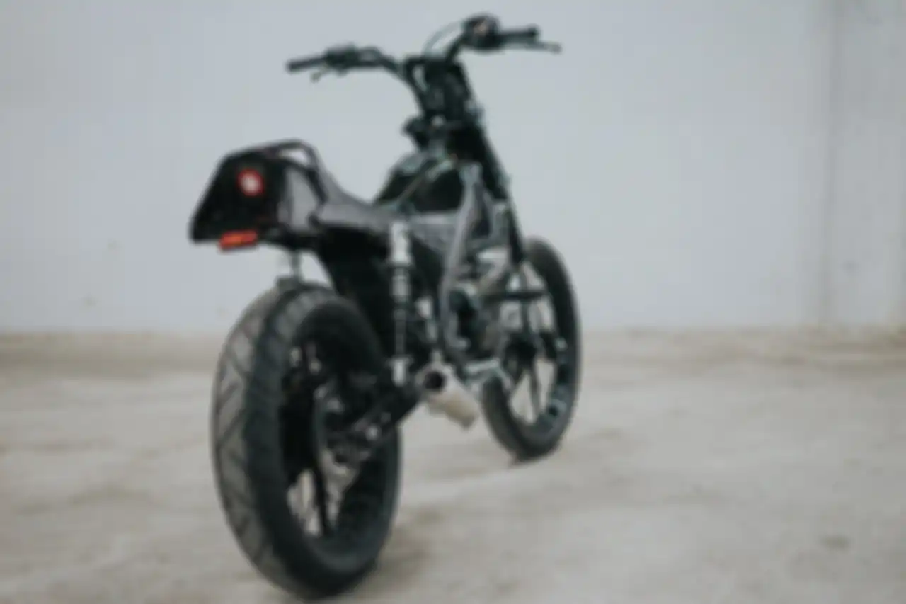 Yamaha XSR 155 bergaya Skinny Clubstyle