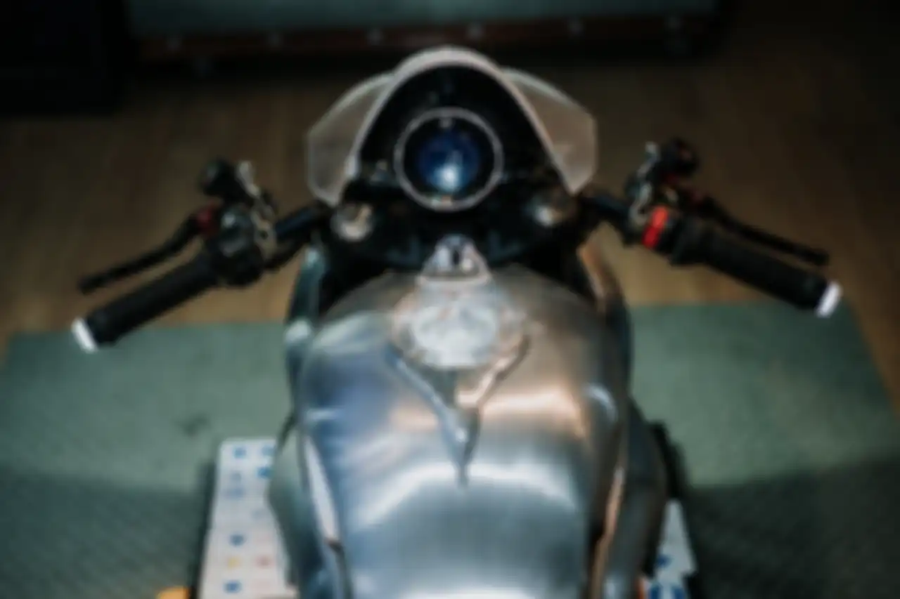 Bagian kokpit dari 'Sang Macan', Yamaha XSR 155 bergaya cafe racer.
