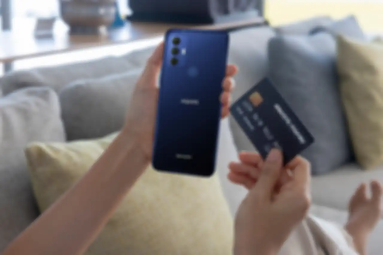 Cocok untuk keluarga muda, smartphone kelas entry-level dan mid-range, Aquos V6 series. 