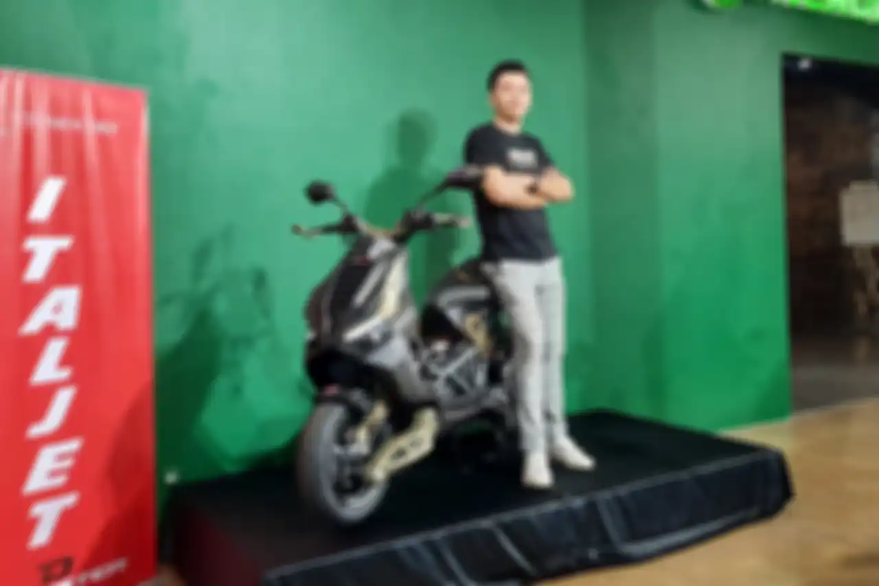 Denny Utomo, CEO Utomocorp dalam peluncuran Italjet Dragster Limited Edition