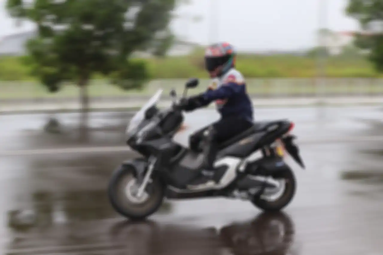 Honda ADV 160.