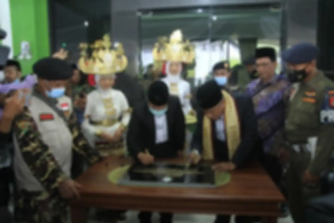 Rektor Unila Prof Karomani yang ditangkap KPK di Bandung ternyata punya hubungan begini dengan Nahdlatul Ulama. Ini foto buktinya.