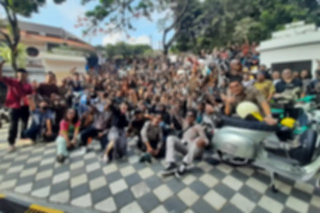 Batik Nation Ride mengambil start point di Black Stone Garage.