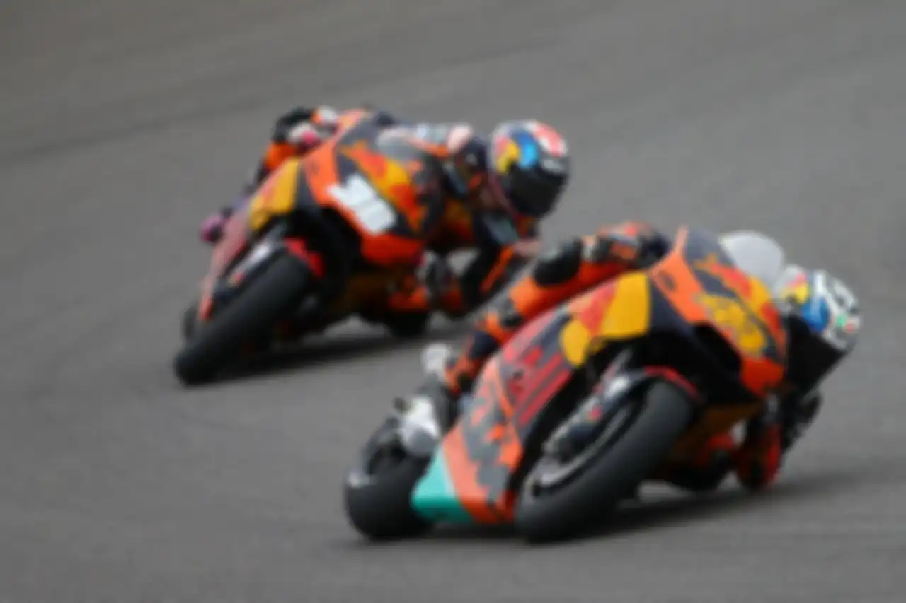Bradley Smith dan Pol Espargaro