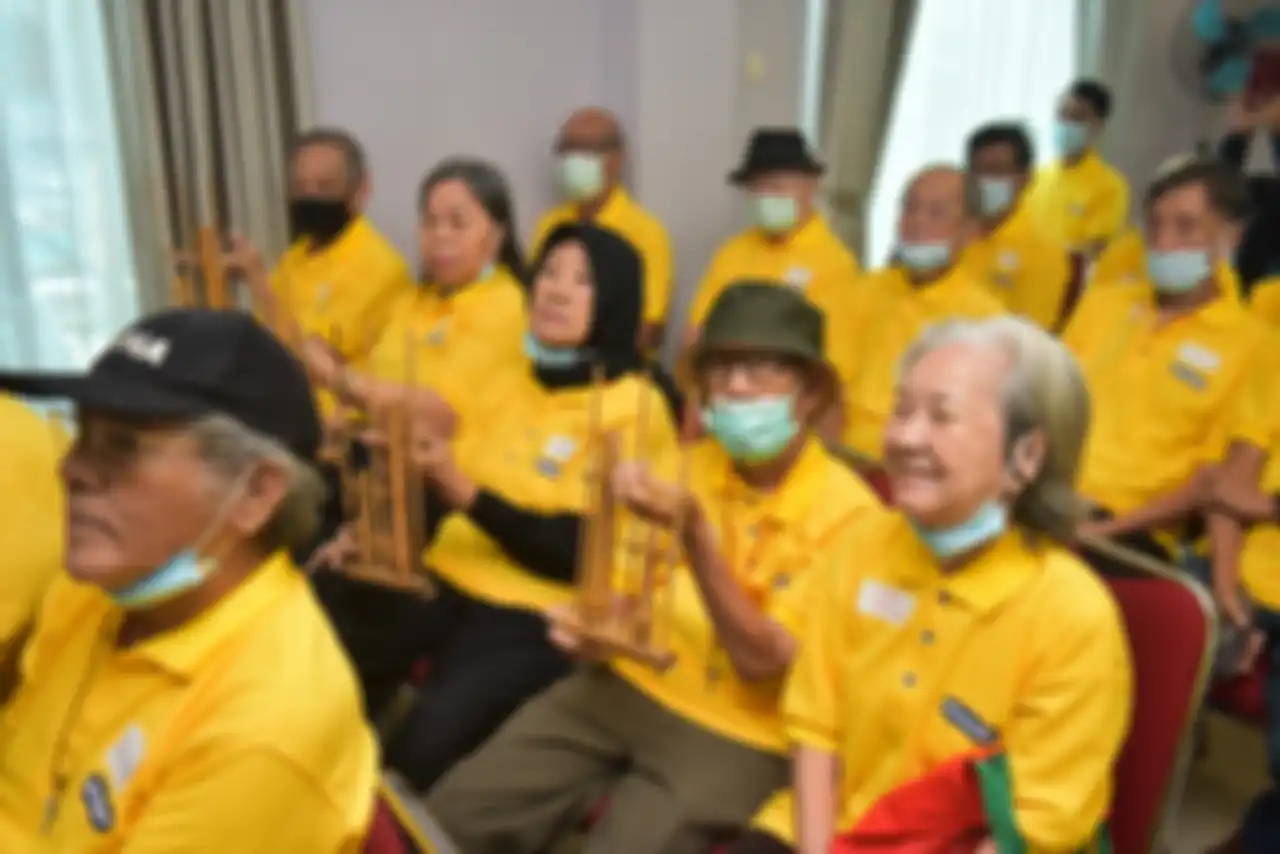 Inisiatif Etawalin bersama dengan Panti Wreda Wisma Mulia, Jakarta Barat, lewat acara yang bertajuk Pesta Nosta dengan tema Aktif dan Bahagia Tanpa Pandang Usia 