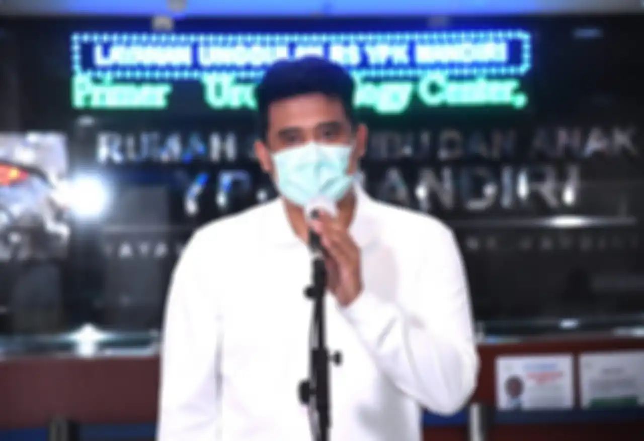 Bobby Nasution dalam saat menemui pers di RS YPK Mandiri, Jakarta, pada Selasa malam, 4 Agustus 2020.