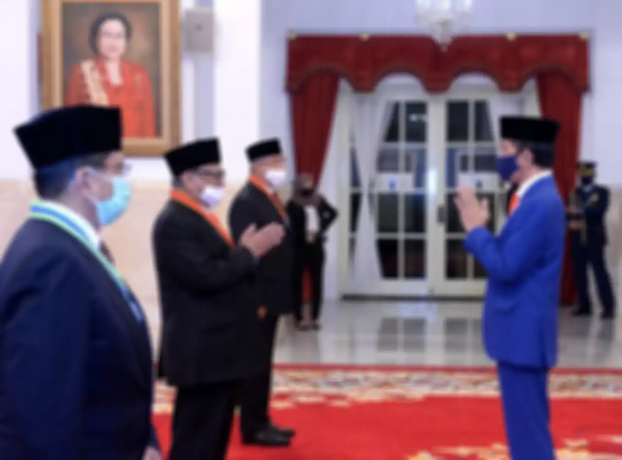Presiden Jokowi Anugerahkan Tanda Jasa dan Kehormatan bagi 53 Tokoh