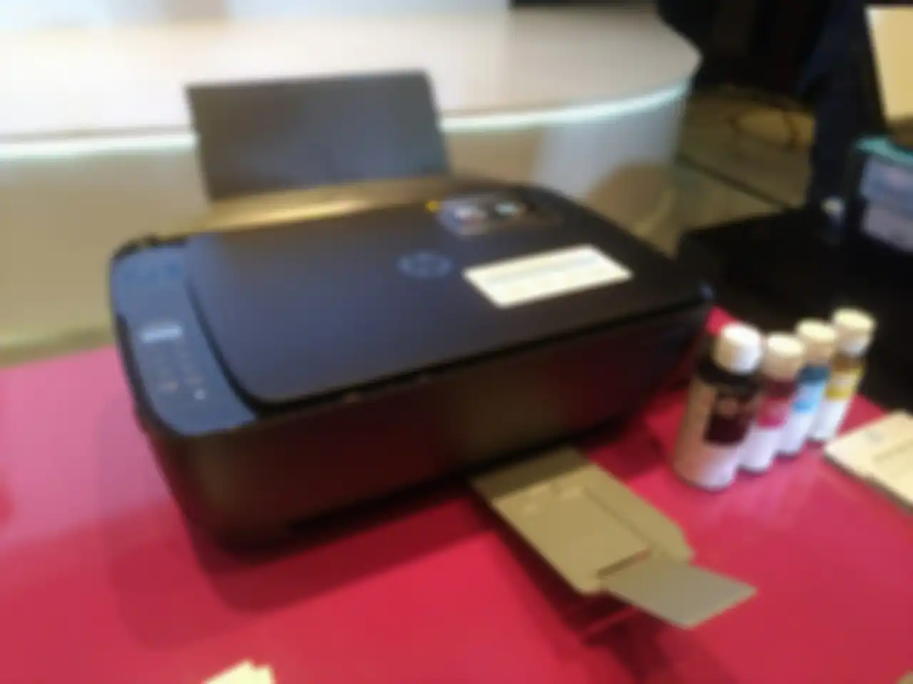 Tinta yang ada pada printer ini tidak akan tumpah walaupun dibolak-balik