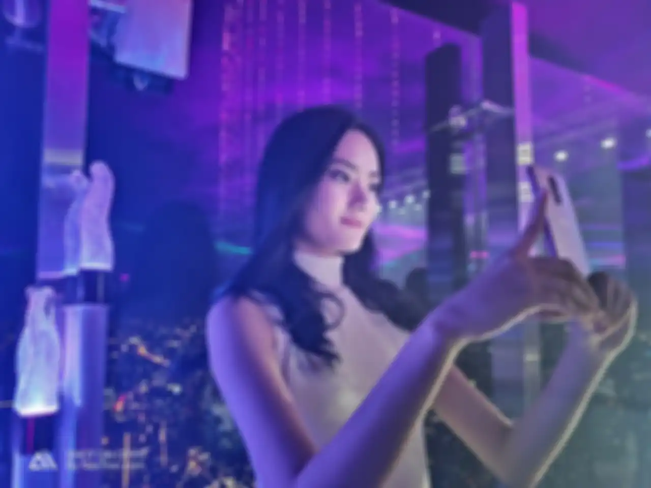 Hasil Foto Model dengan Night Mode di OPPO R17 Pro