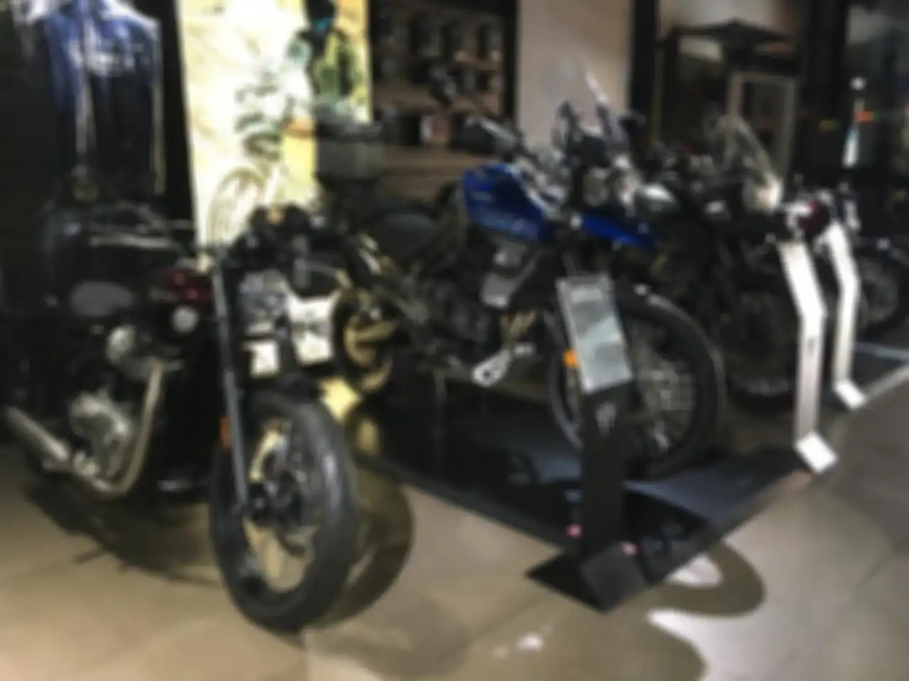 Harga motor Triumph