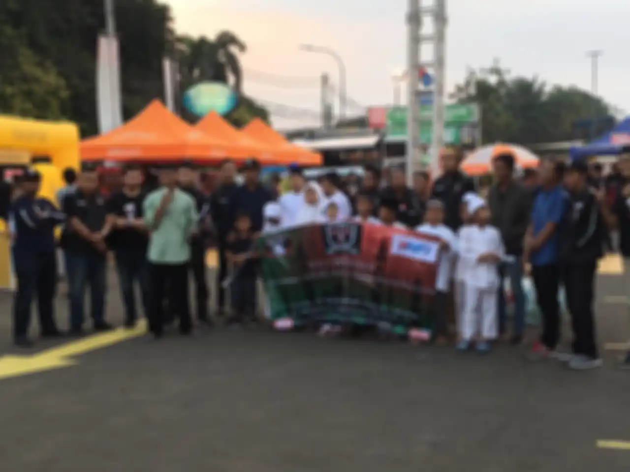Santunan anak yatim dilakukan oleh komunitas motor Yamaha Lexi Community Jakarta (YLCJ)