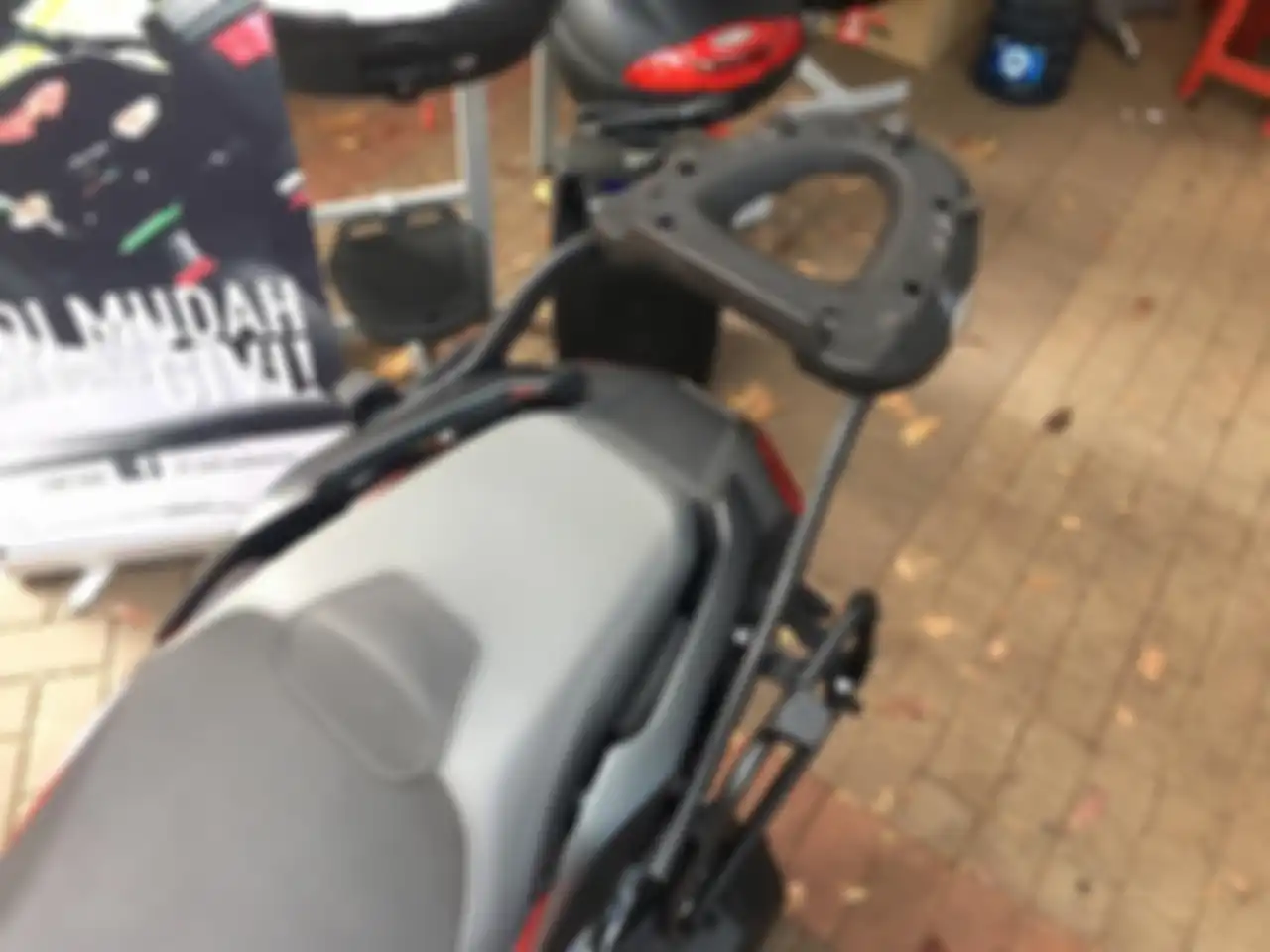 Bracket top box dan side box dari GIVI untuk Honda ADV150