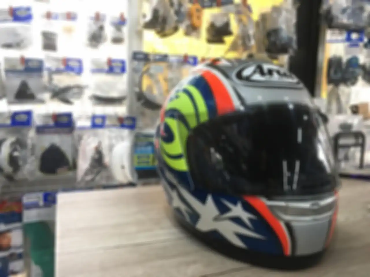 Ilustrasi helm Arai yang di THC Helmet